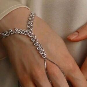 Elegant Silver Leaf  Ring Bracelet